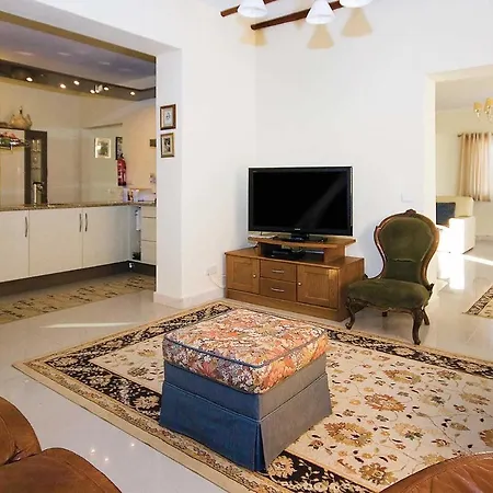 Carvoeiro Sleeps 6 Air Con Wifi