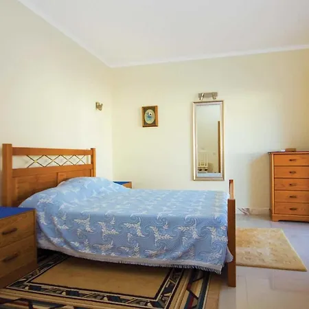 Carvoeiro Sleeps 6 Air Con Wifi Villa